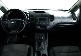 Подержанный автомобиль Kia Cerato Sedan 2013 года (9 фото)