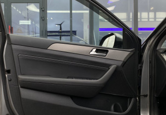 Подержанный автомобиль Hyundai Sonata 2018 года (19 фото)