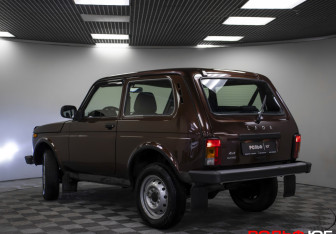 Подержанный автомобиль LADA (ВАЗ) 2121 (4x4) 2018 года (22 фото)