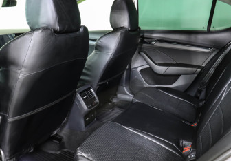 Подержанный автомобиль Skoda Octavia Liftback 2021 года (13 фото)