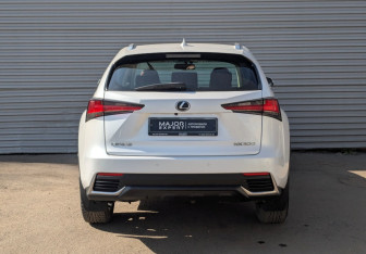 Подержанный автомобиль Lexus NX 2018 года (6 фото)