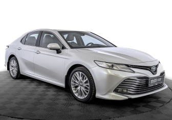 Подержанный автомобиль Toyota Camry Sedan 2021 года (3 фото)
