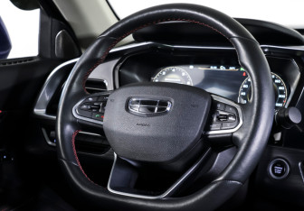 Подержанный автомобиль Geely Tugella 2022 года (15 фото)