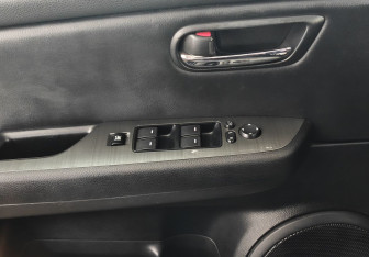 Подержанный автомобиль Mazda 6 Sedan 2010 года (15 фото)
