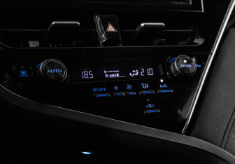 Подержанный автомобиль Toyota Camry Sedan 2022 года (19 фото)