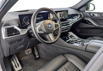 Подержанный автомобиль BMW X6 2023 года (16 фото)