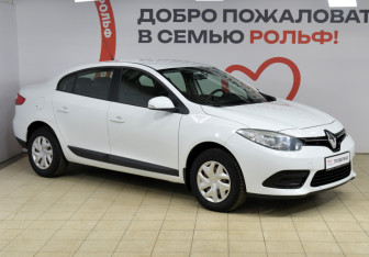 Подержанный автомобиль Renault Fluence 2014 года (3 фото)