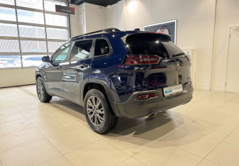 Подержанный автомобиль Jeep Cherokee 2014 года (6 фото)
