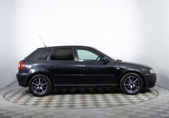 Подержанный автомобиль Audi A3 Hatchback 2001 года (4 фото)