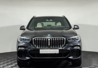 Подержанный автомобиль BMW X5 2020 года (3 фото)