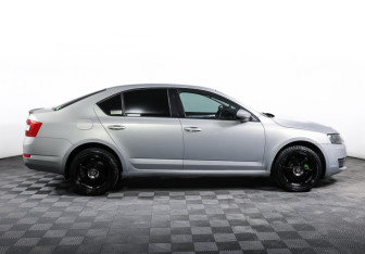 Подержанный автомобиль Skoda Octavia Liftback 2015 года (4 фото)