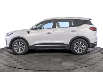 Подержанный автомобиль Chery Tiggo 7 Pro 2023 года (7 фото)