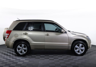 Подержанный автомобиль Suzuki Grand Vitara 2010 года (4 фото)