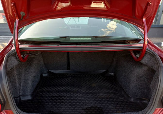 Подержанный автомобиль Volkswagen Polo Sedan 2018 года (10 фото)