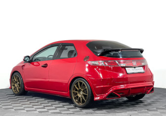 Подержанный автомобиль Honda Civic Hatchback 2008 года (7 фото)