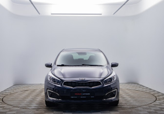 Подержанный автомобиль Kia Ceed Hatchback 2017 года (2 фото)