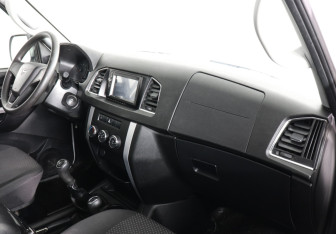 Подержанный автомобиль УАЗ Patriot 2019 года (8 фото)