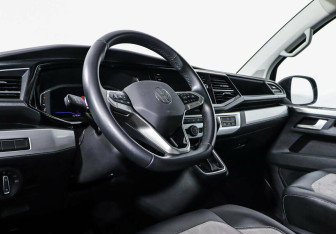 Подержанный автомобиль Volkswagen Multivan 2021 года (7 фото)
