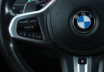 Подержанный автомобиль BMW X5 2019 года (21 фото)