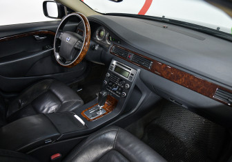 Подержанный автомобиль Volvo XC70 2008 года (9 фото)