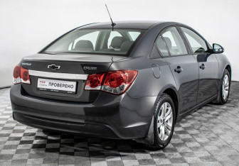 Подержанный автомобиль Chevrolet Cruze Sedan 2014 года (5 фото)