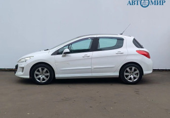 Подержанный автомобиль Peugeot 308 Hatchback 2010 года (8 фото)