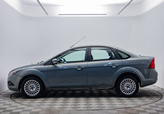 Подержанный автомобиль Ford Focus Sedan 2009 года (2 фото)