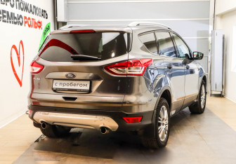 Подержанный автомобиль Ford Kuga 2013 года (4 фото)