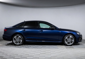 Подержанный автомобиль Audi A4 Sedan 2020 года (4 фото)