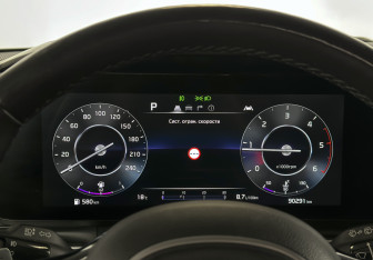 Подержанный автомобиль Kia Carnival 2021 года (12 фото)