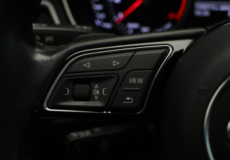 Подержанный автомобиль Audi A4 Sedan 2018 года (13 фото)