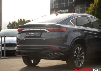 Подержанный автомобиль Geely Tugella 2023 года (20 фото)