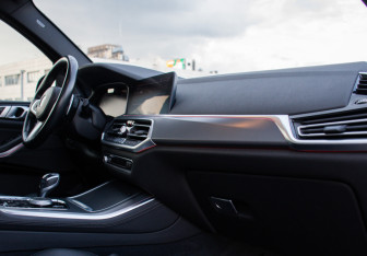 Подержанный автомобиль BMW X5 2019 года (12 фото)