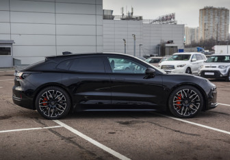 Подержанный автомобиль Zeekr 001 2023 года (5 фото)