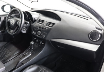 Подержанный автомобиль Mazda 3 Sedan 2011 года (7 фото)