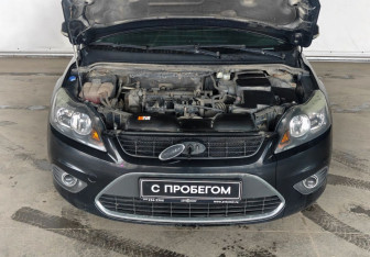 Подержанный автомобиль Ford Focus Hatchback 2011 года (17 фото)
