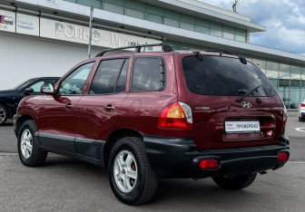 Подержанный автомобиль Hyundai Santa Fe 2003 года (7 фото)