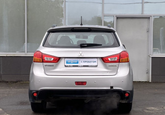 Подержанный автомобиль Mitsubishi ASX 2013 года (6 фото)