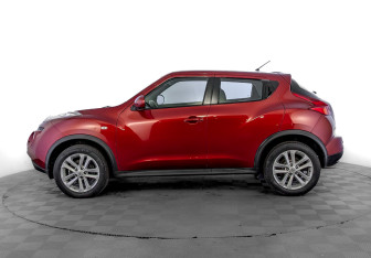 Подержанный автомобиль Nissan Juke 2013 года (8 фото)