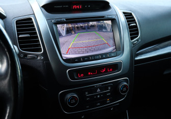 Подержанный автомобиль Kia Sorento 2016 года (11 фото)
