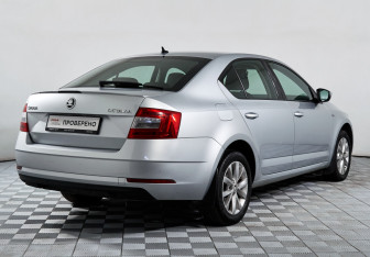 Подержанный автомобиль Skoda Octavia Liftback 2019 года (5 фото)