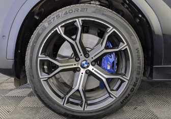 Подержанный автомобиль BMW X6 2019 года (12 фото)