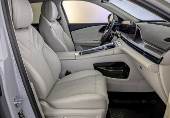 Подержанный автомобиль Exeed RX 2023 года (23 фото)