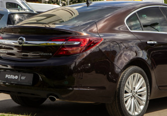 Подержанный автомобиль Opel Insignia Sedan 2014 года (23 фото)