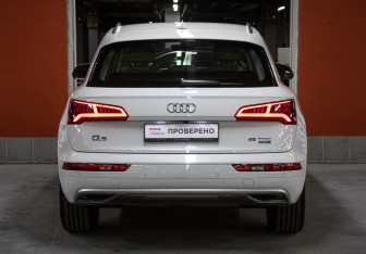 Подержанный автомобиль Audi Q5 2018 года (7 фото)