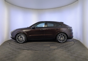 Подержанный автомобиль Porsche Cayenne 2019 года (8 фото)