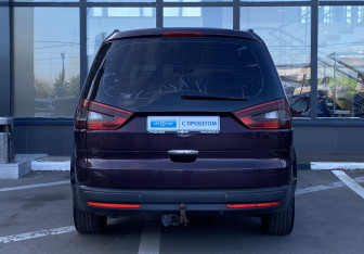 Подержанный автомобиль Ford Galaxy 2012 года (6 фото)