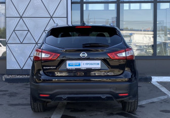 Подержанный автомобиль Nissan Qashqai 2018 года (6 фото)