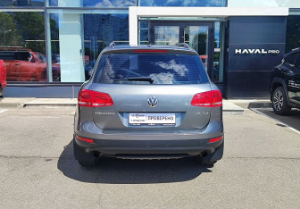 Подержанный автомобиль Volkswagen Touareg 2014 года (6 фото)