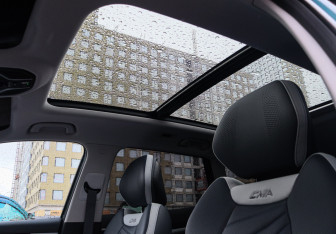 Подержанный автомобиль Geely Atlas 2024 года (14 фото)